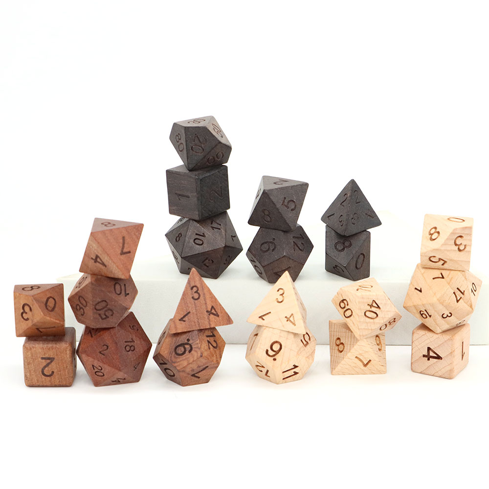Juego de 7 dados de madera d4- - Board Game Roleplay reseña y precio